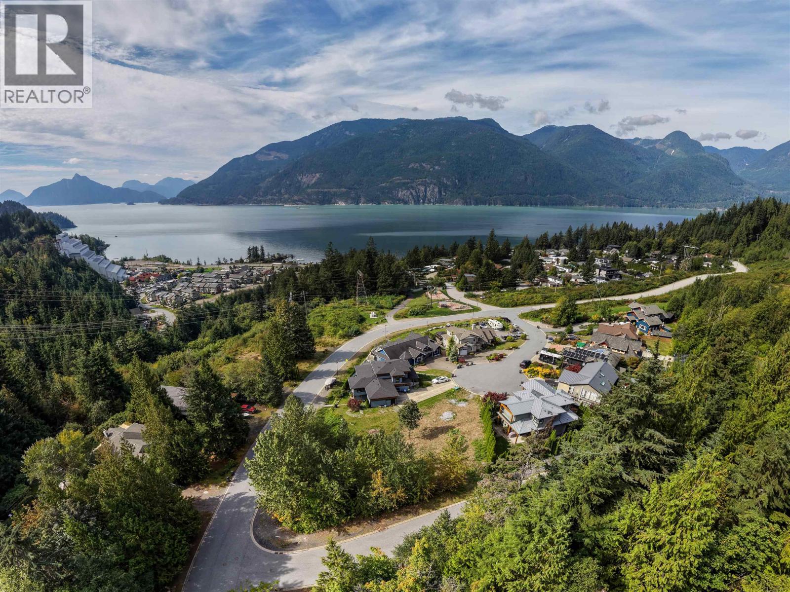 936 Thistle Place, Britannia Beach, British Columbia  V8B 1J2 - Photo 2 - R3164717