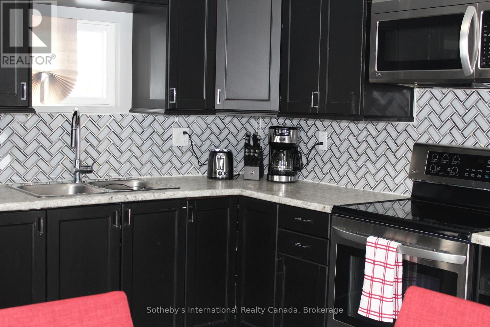 Units 1 & 2 - 218 Fifth Street, Collingwood, Ontario  L9Y 1X6 - Photo 6 - S13777272