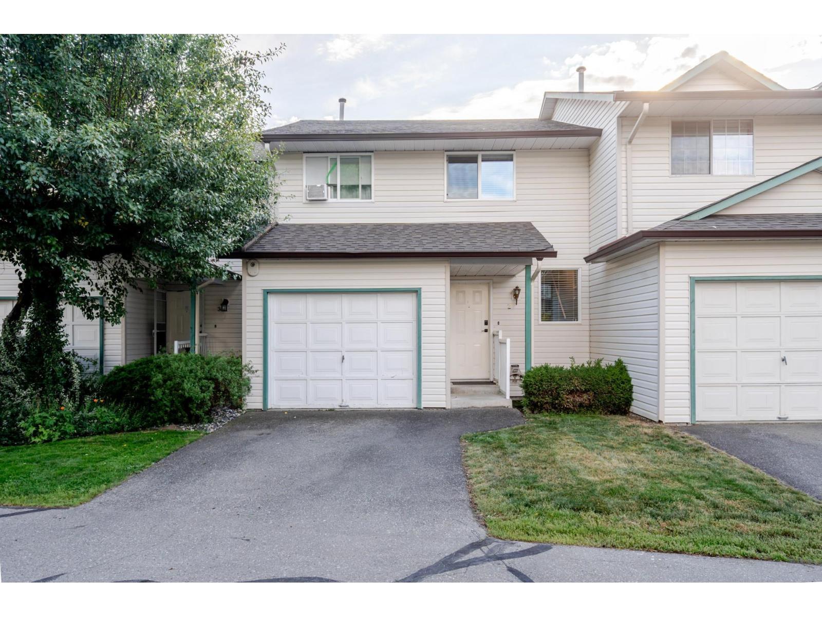 2 45640 Storey Avenue, Sardis West Vedder, Chilliwack, British Columbia  V2R 3C5 - Photo 2 - R3140140