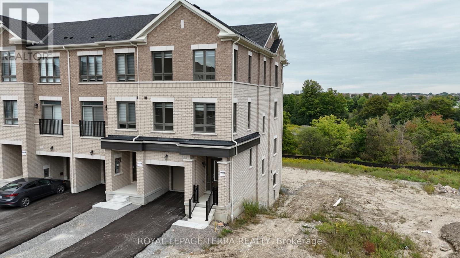 51 Upper Paradise Way, Whitby, Ontario  L1P 0S2 - Photo 2 - E13769984