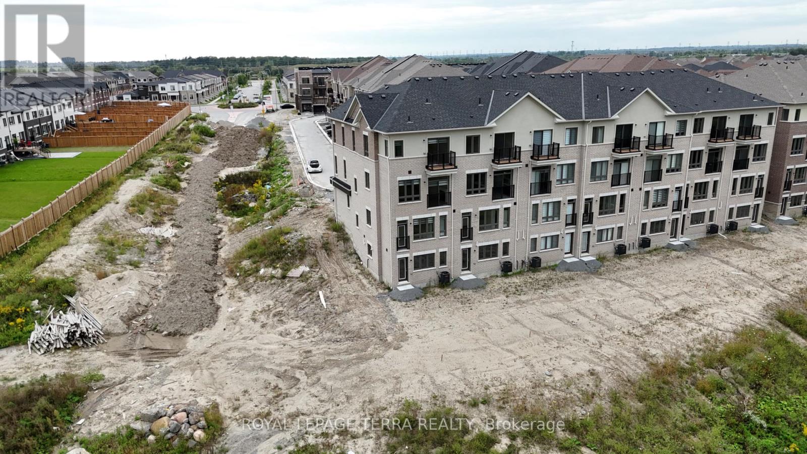 51 Upper Paradise Way, Whitby, Ontario  L1P 0S2 - Photo 7 - E13769984