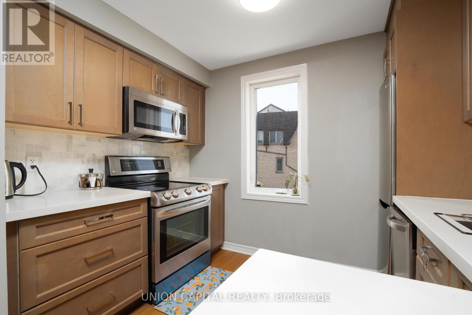 1002 - 75 Weldrick Road E, Richmond Hill, Ontario  L4C 0H9 - Photo 3 - N13772364