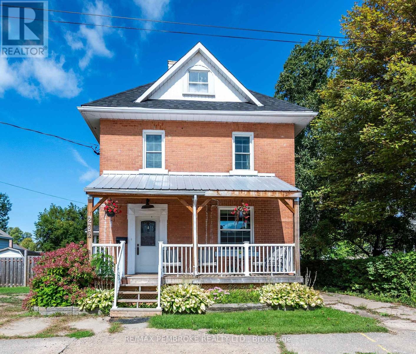 296 First Avenue N, Pembroke, Ontario