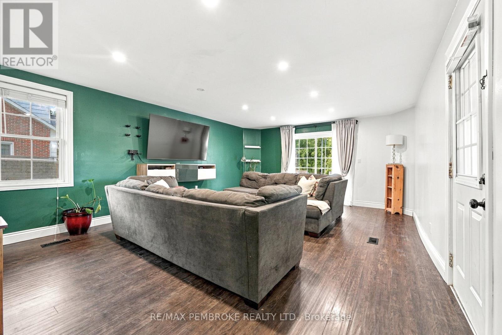 296 First Avenue N, Pembroke, Ontario  K8A 5C2 - Photo 19 - X13777288
