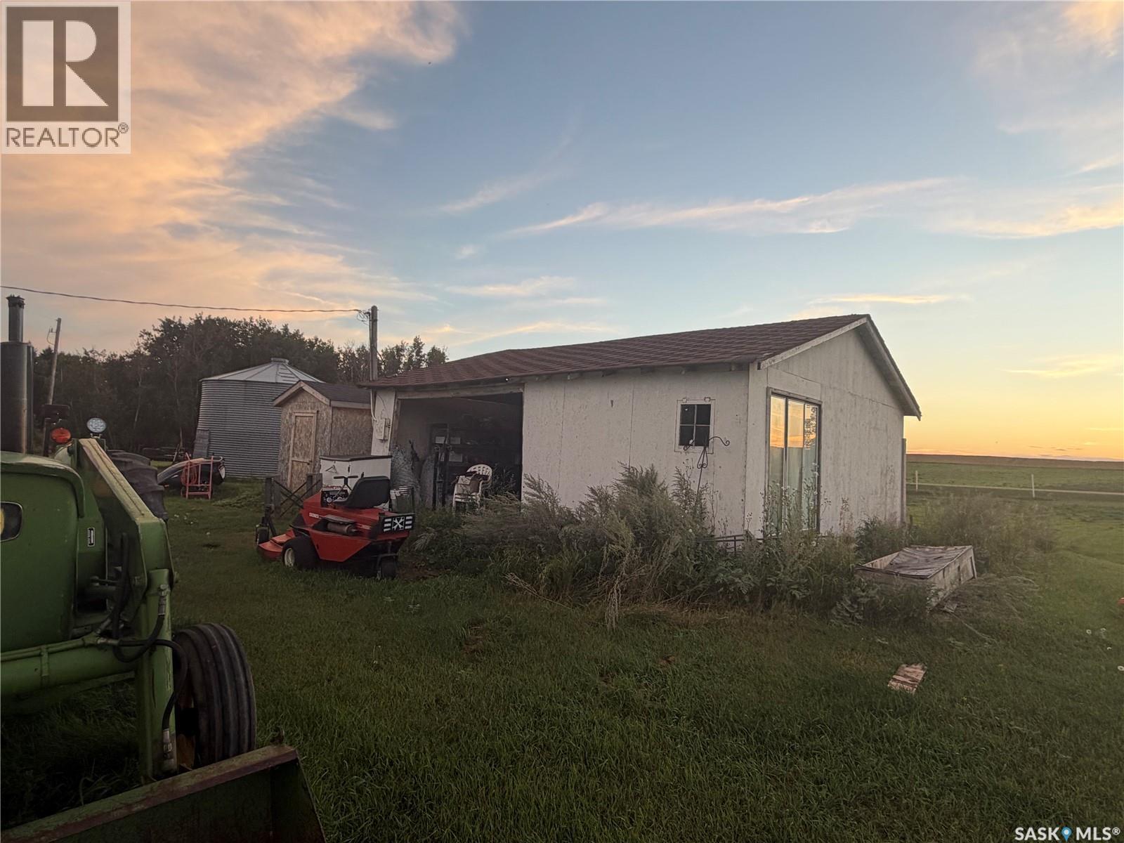 Thiessen Acreage photo 27