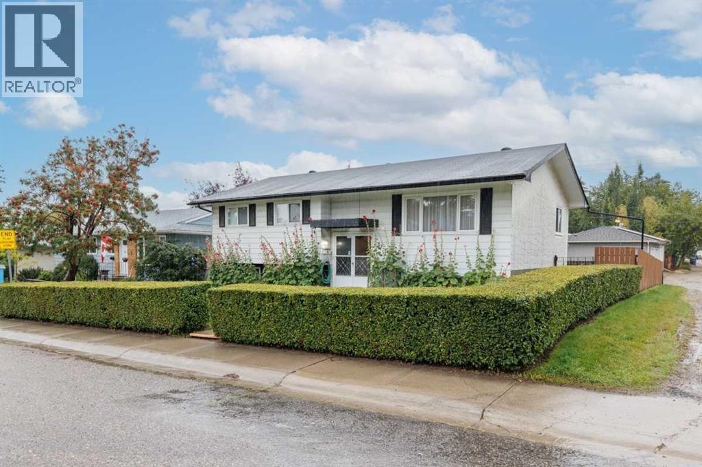 67 Huntham Road Ne, Calgary, Alberta  T2K 4G2 - Photo 1 - A2344774