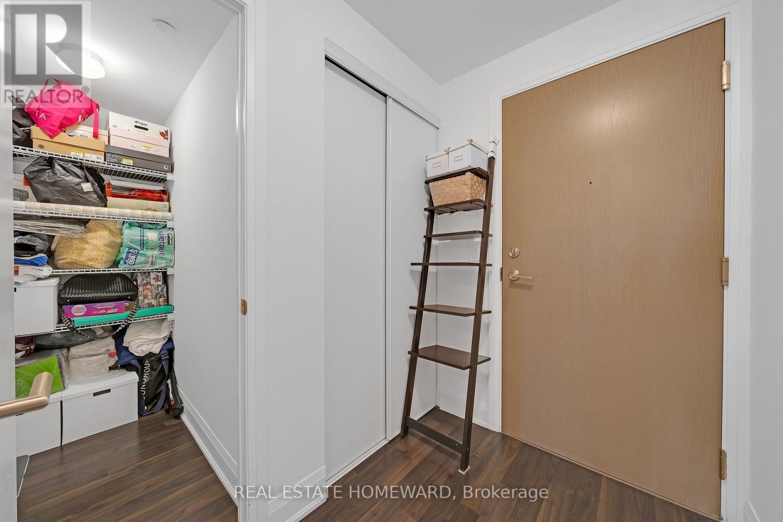 1717 - 160 Vanderhoof Avenue, Toronto, Ontario  M4G 0B7 - Photo 3 - C13758042