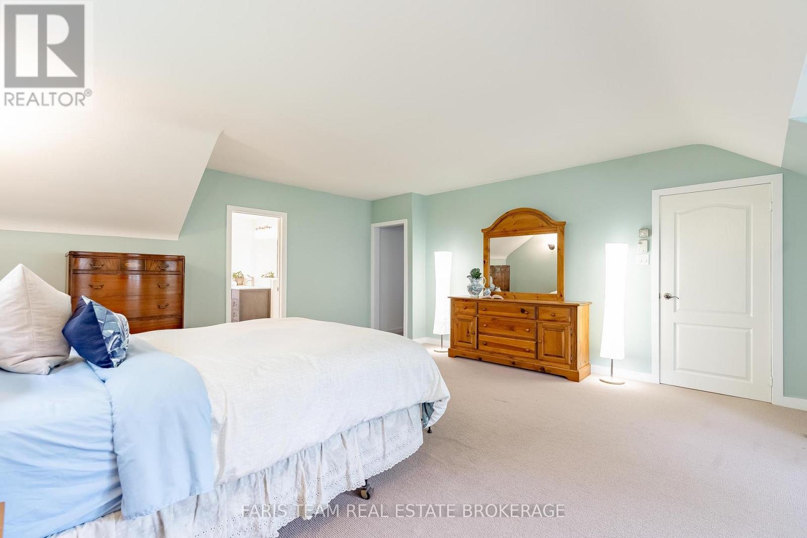 90 Bedford Park Avenue, Richmond Hill, Ontario  L4C 2N8 - Photo 22 - N13777280