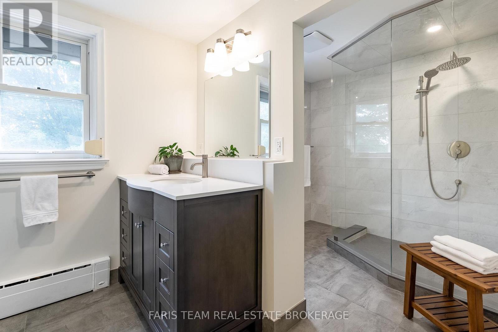 90 Bedford Park Avenue, Richmond Hill, Ontario  L4C 2N8 - Photo 23 - N13777280