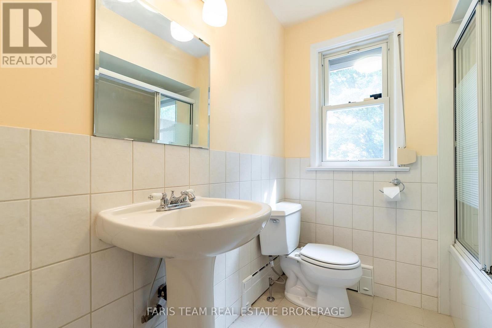 90 Bedford Park Avenue, Richmond Hill, Ontario  L4C 2N8 - Photo 27 - N13777280