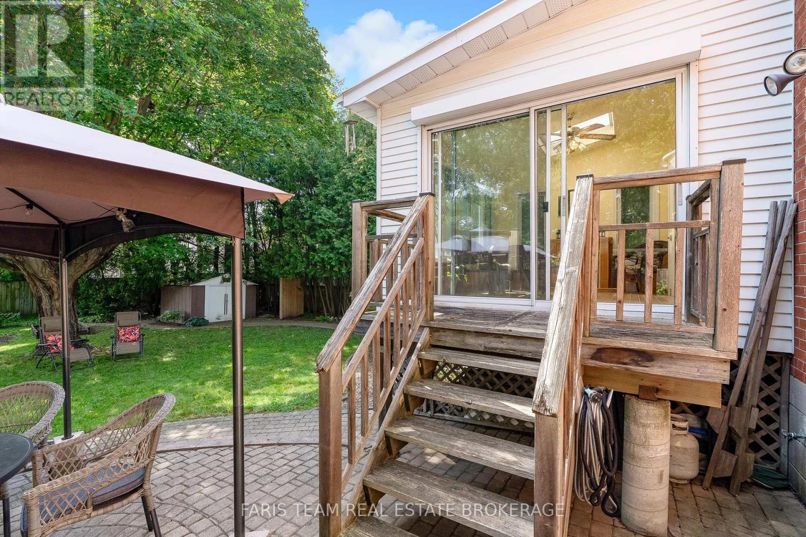 90 Bedford Park Avenue, Richmond Hill, Ontario  L4C 2N8 - Photo 34 - N13777280