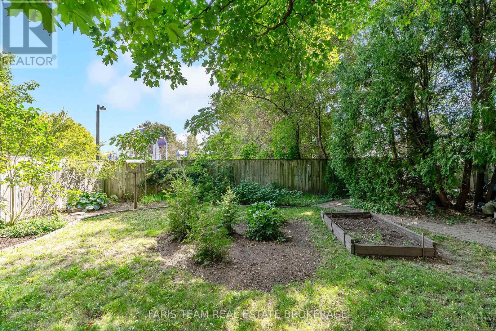 90 Bedford Park Avenue, Richmond Hill, Ontario  L4C 2N8 - Photo 40 - N13777280