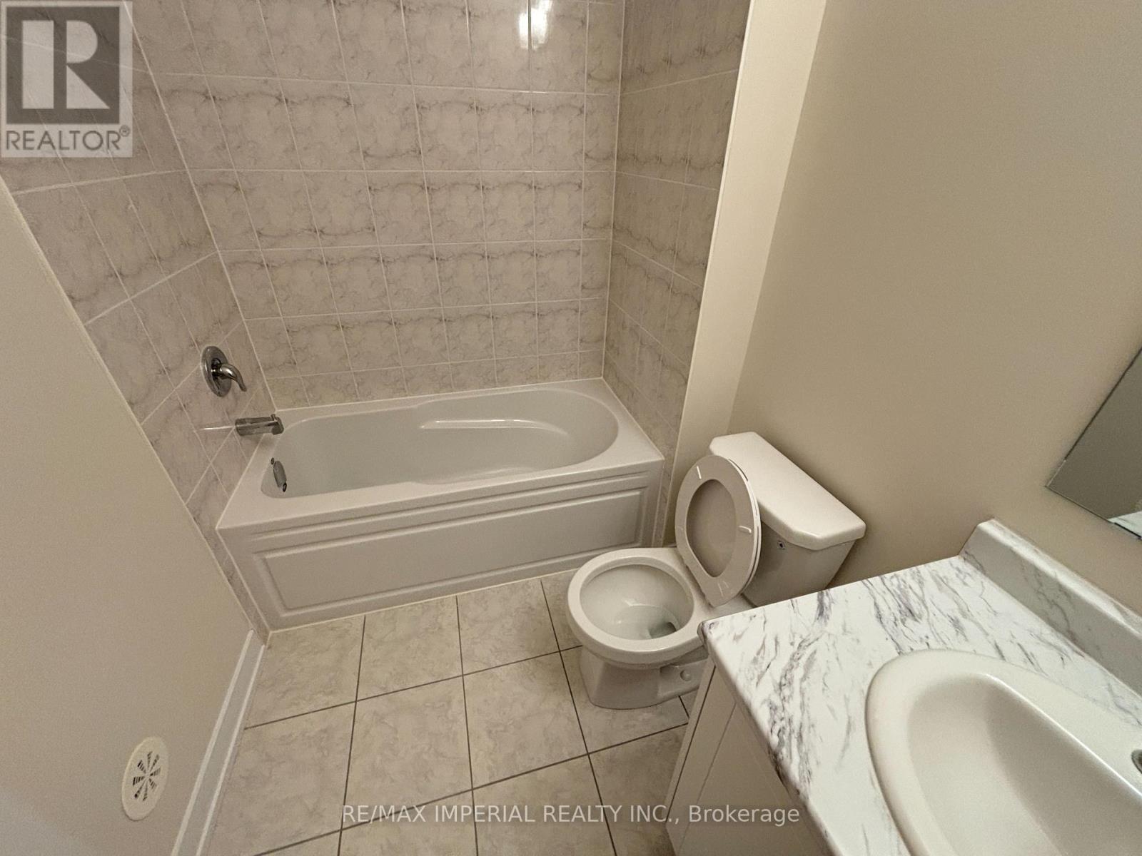 3085 Welsman Gardens, Oakville, Ontario  L6H 7Z1 - Photo 5 - W13777284