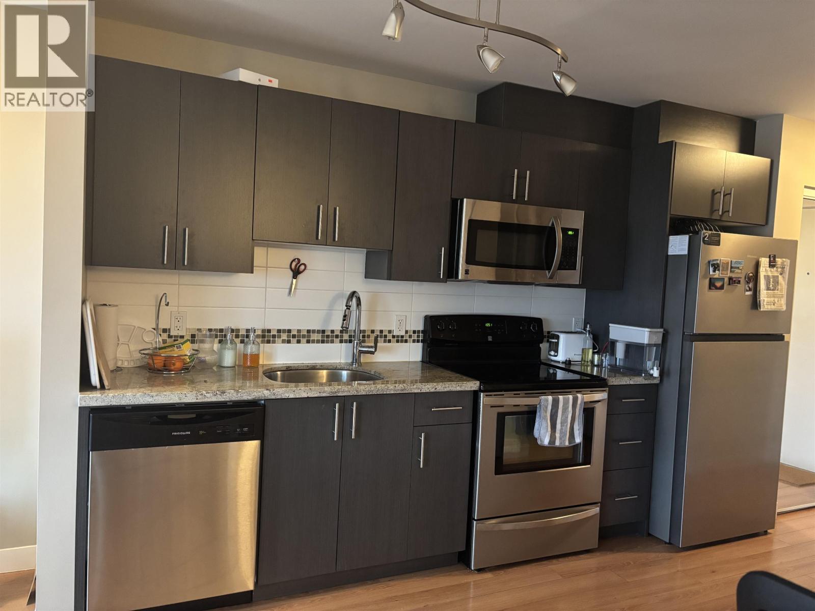 305 7738 Edmonds Street, Burnaby, British Columbia  V3N 1B8 - Photo 2 - R3096578