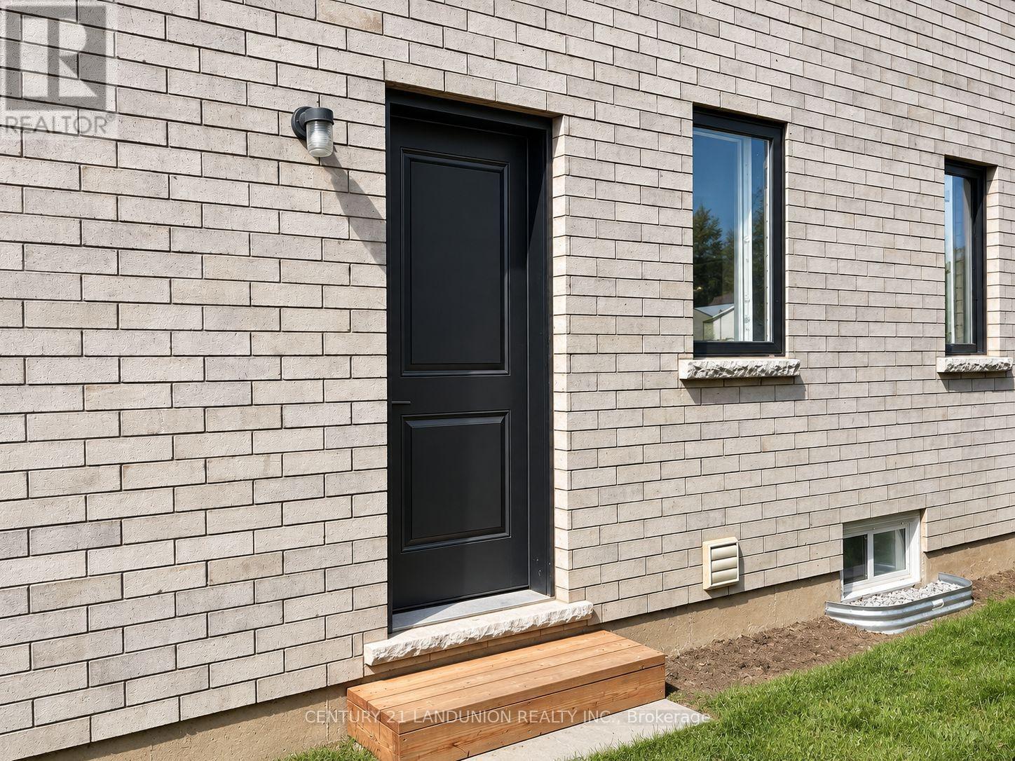 109 Acacia Road, Pelham, Ontario  L3E 0G4 - Photo 5 - X13777304