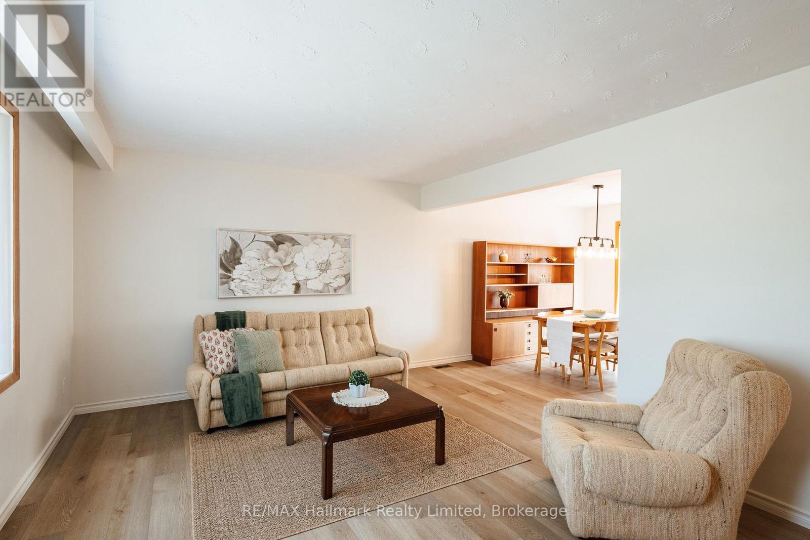 117 OLD COUNTRY DRIVE Kitchener Ontario Canada N2E1S4 3