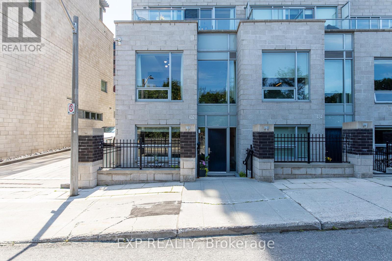 432 Sparks Street, Ottawa, Ontario  K1R 0B3 - Photo 2 - X13766240