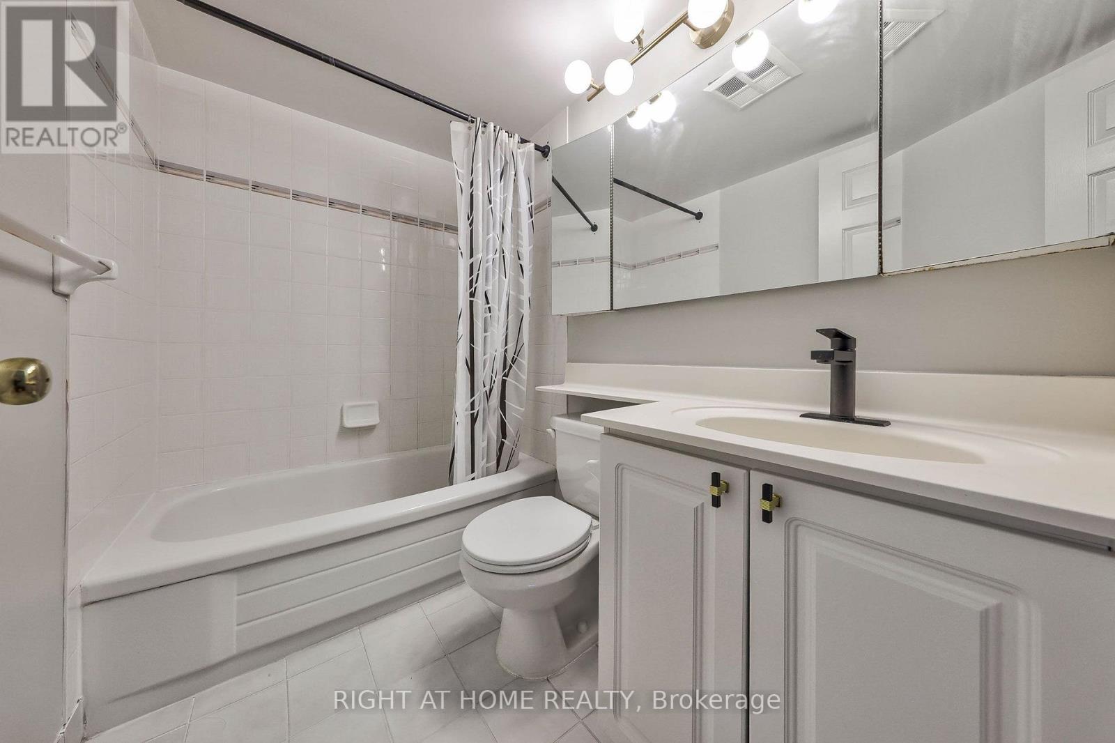 706 - 28 Pemberton Avenue, Toronto, Ontario M2M 4L1 - Photo 24 - C13774128
