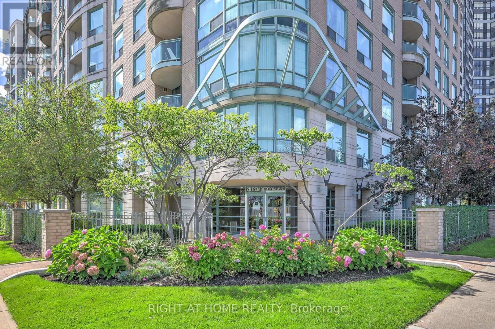 706 - 28 Pemberton Avenue, Toronto, Ontario M2M 4L1 - Photo 3 - C13774128