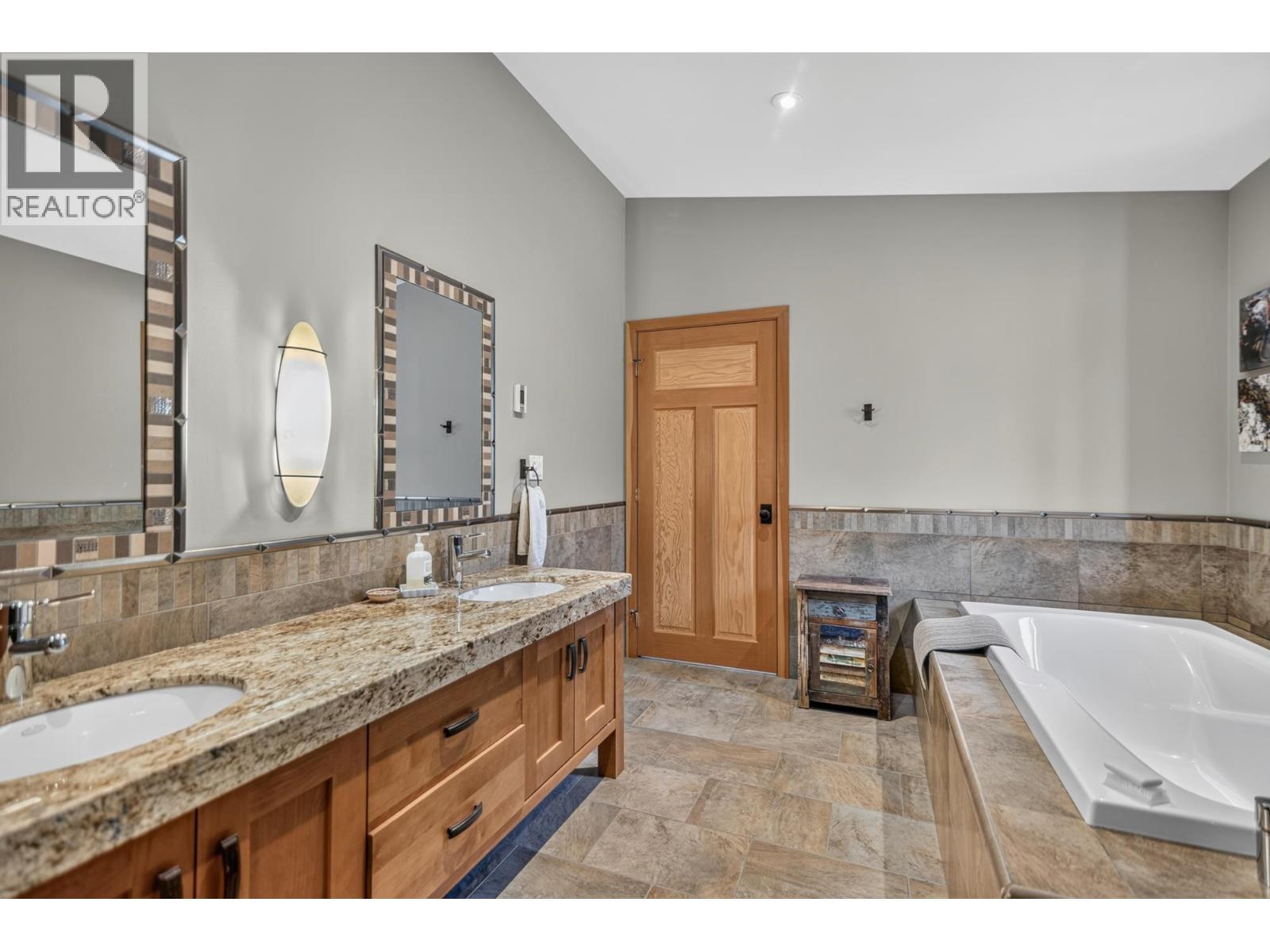 987 Gower Point Road, Gibsons, British Columbia  V0N 1V3 - Photo 22 - R3164718