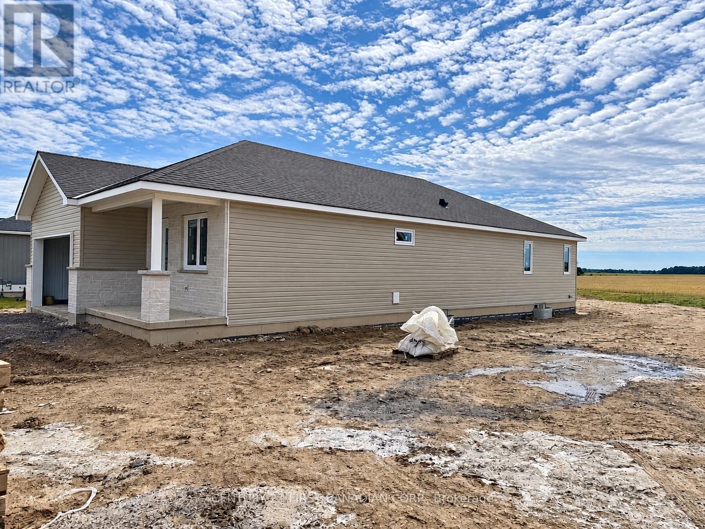 107 Victoria Avenue E, South Huron, Ontario  N0M 1M0 - Photo 2 - X13733578