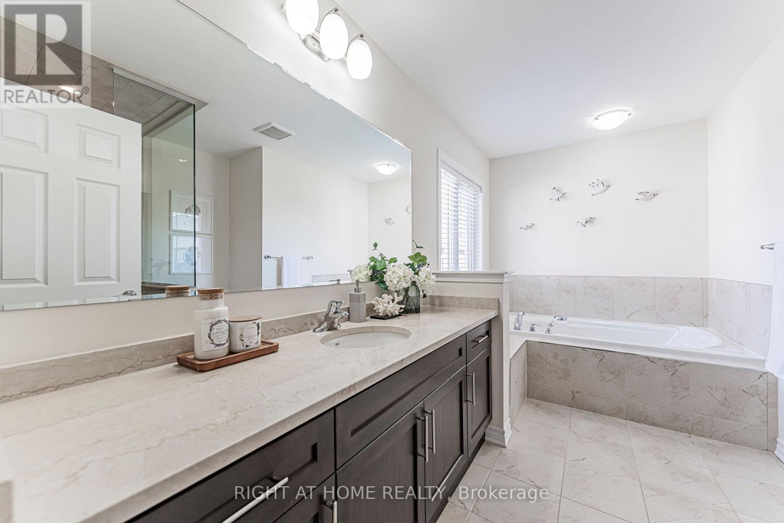 1249 Leger Way, Milton, Ontario  L9E 1E4 - Photo 22 - W13777314