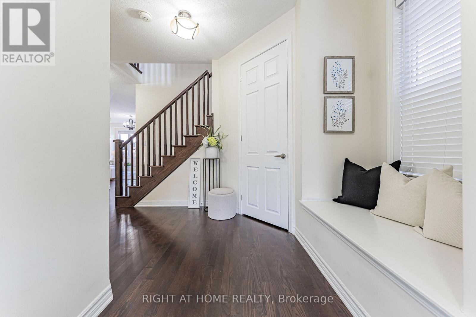 1249 Leger Way, Milton, Ontario  L9E 1E4 - Photo 3 - W13777314