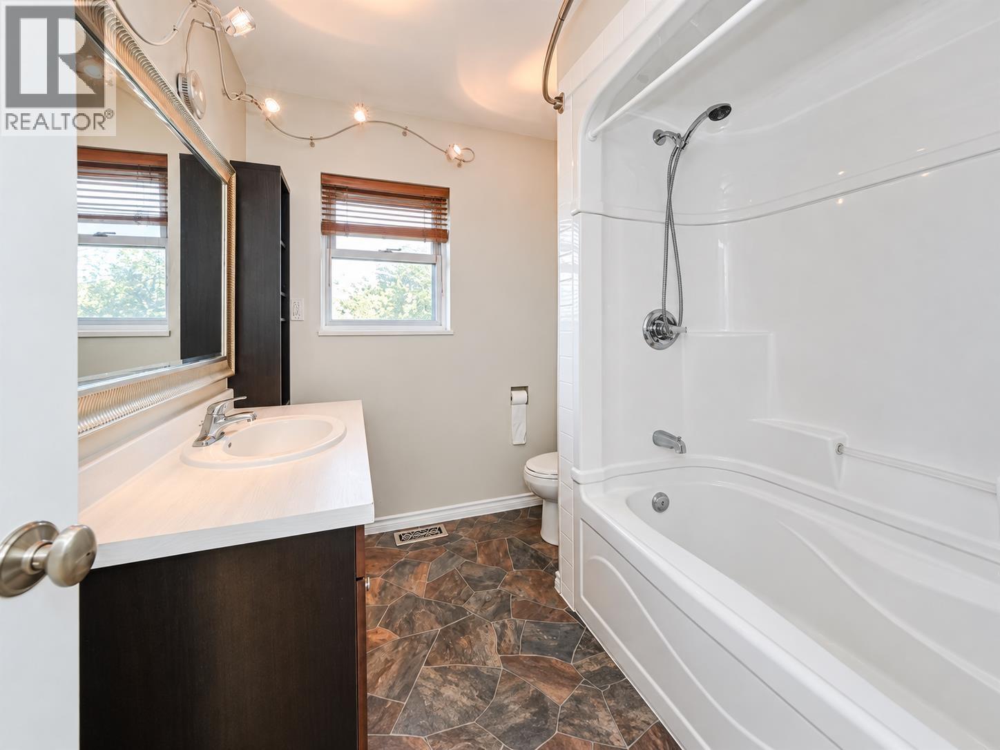 9820 Berry Road, Richmond, British Columbia  V7A 2M8 - Photo 15 - R3162872