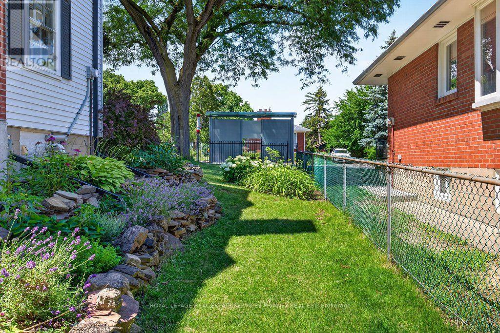 3947 Bloor Street W, Toronto, Ontario  M9B 1L8 - Photo 30 - W13539296