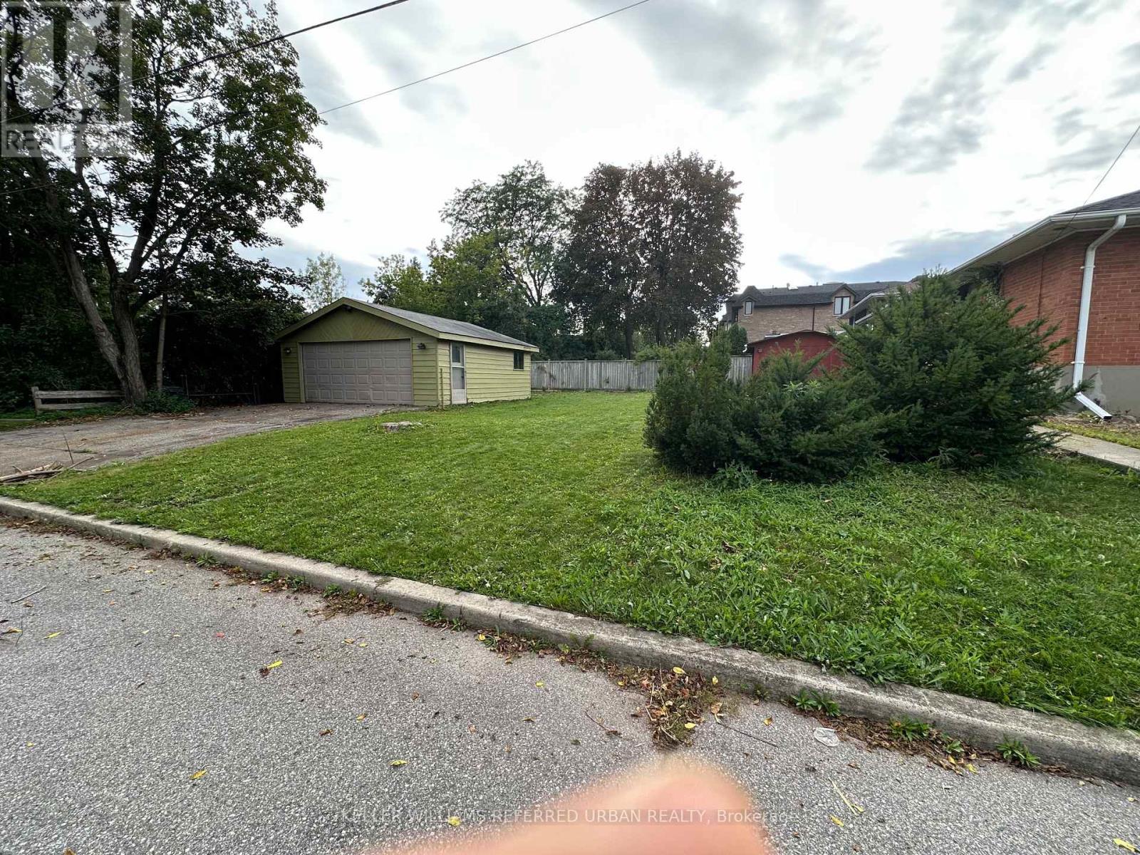 153 Newton Drive, Toronto, Ontario  M2M 2N4 - Photo 4 - C13763198