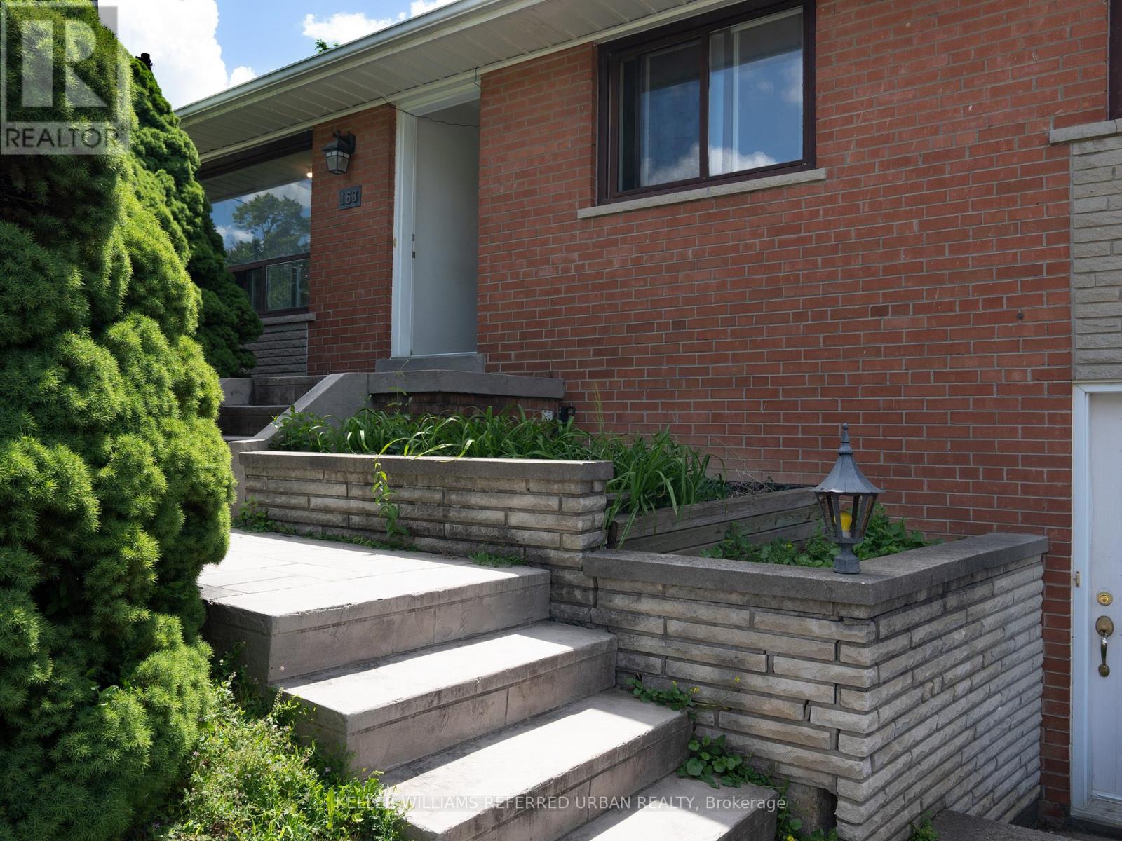 153 Newton Drive, Toronto, Ontario  M2M 2N4 - Photo 6 - C13763198