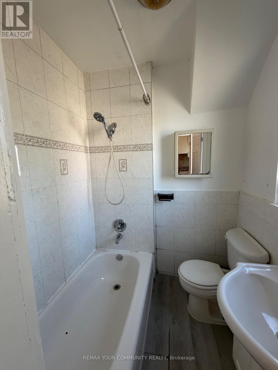 127 Morrison Avenue, Toronto, Ontario  M6E 1M5 - Photo 13 - W13777318