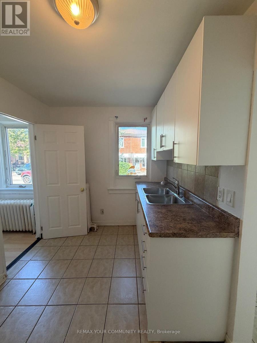 127 Morrison Avenue, Toronto, Ontario  M6E 1M5 - Photo 4 - W13777318
