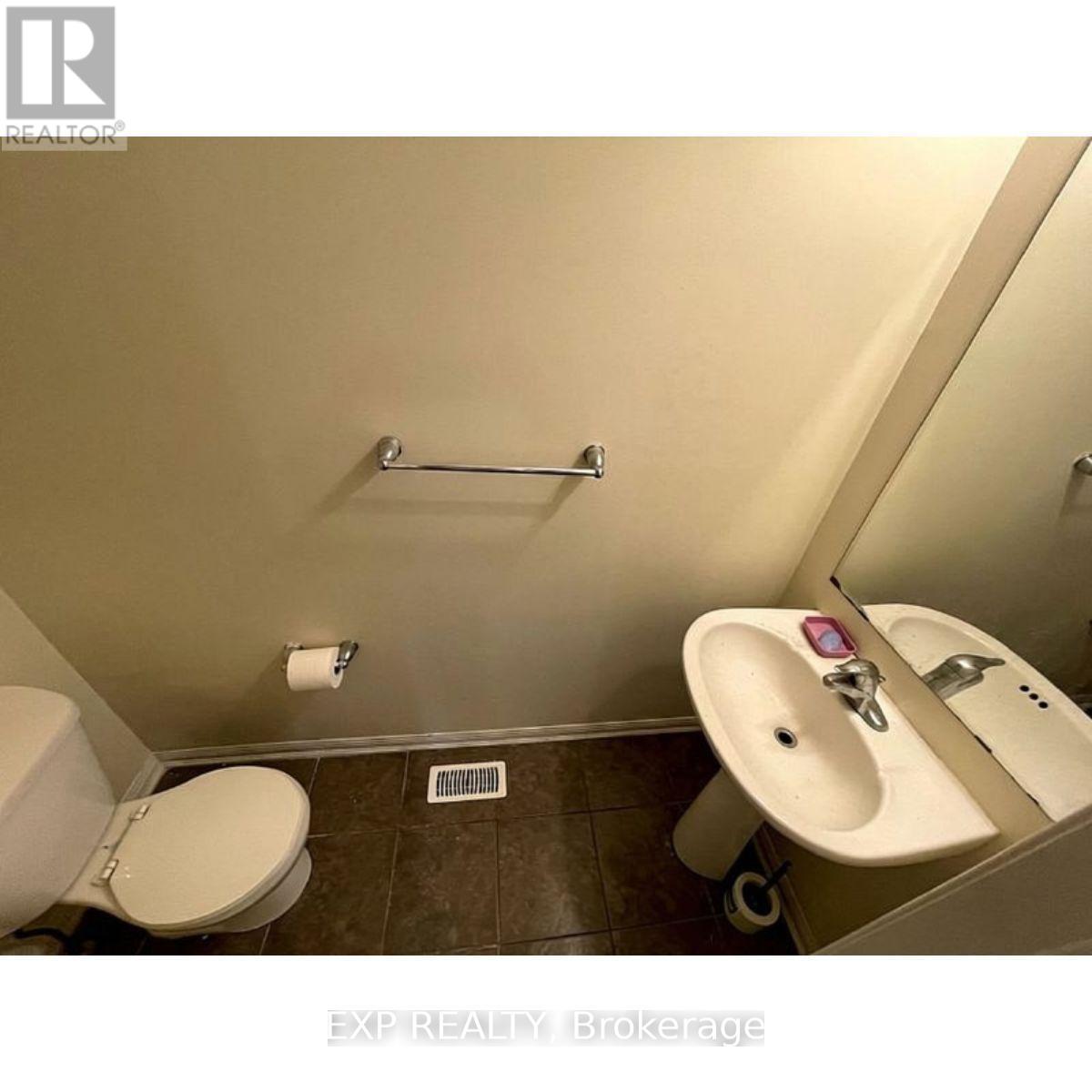 58 Meadowcrest Lane, Brampton, Ontario  L7A 0V7 - Photo 11 - W13777330