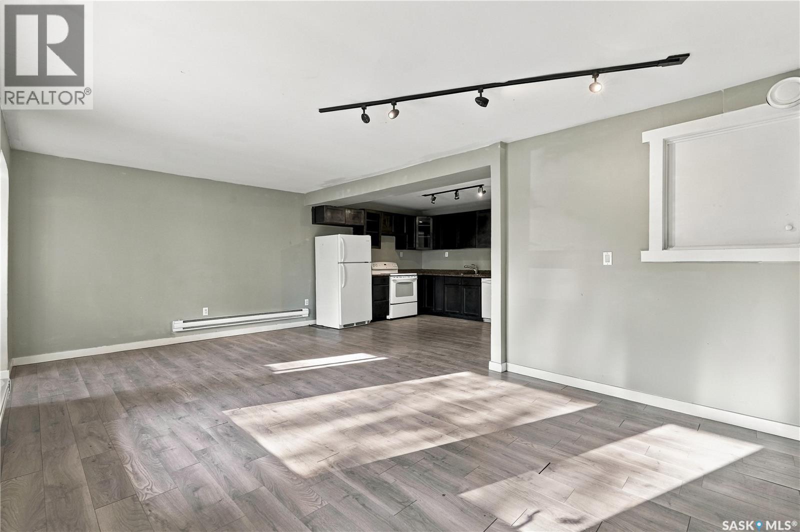 916 Athol Street, Regina, Saskatchewan  S4T 3B7 - Photo 6 - SK048329