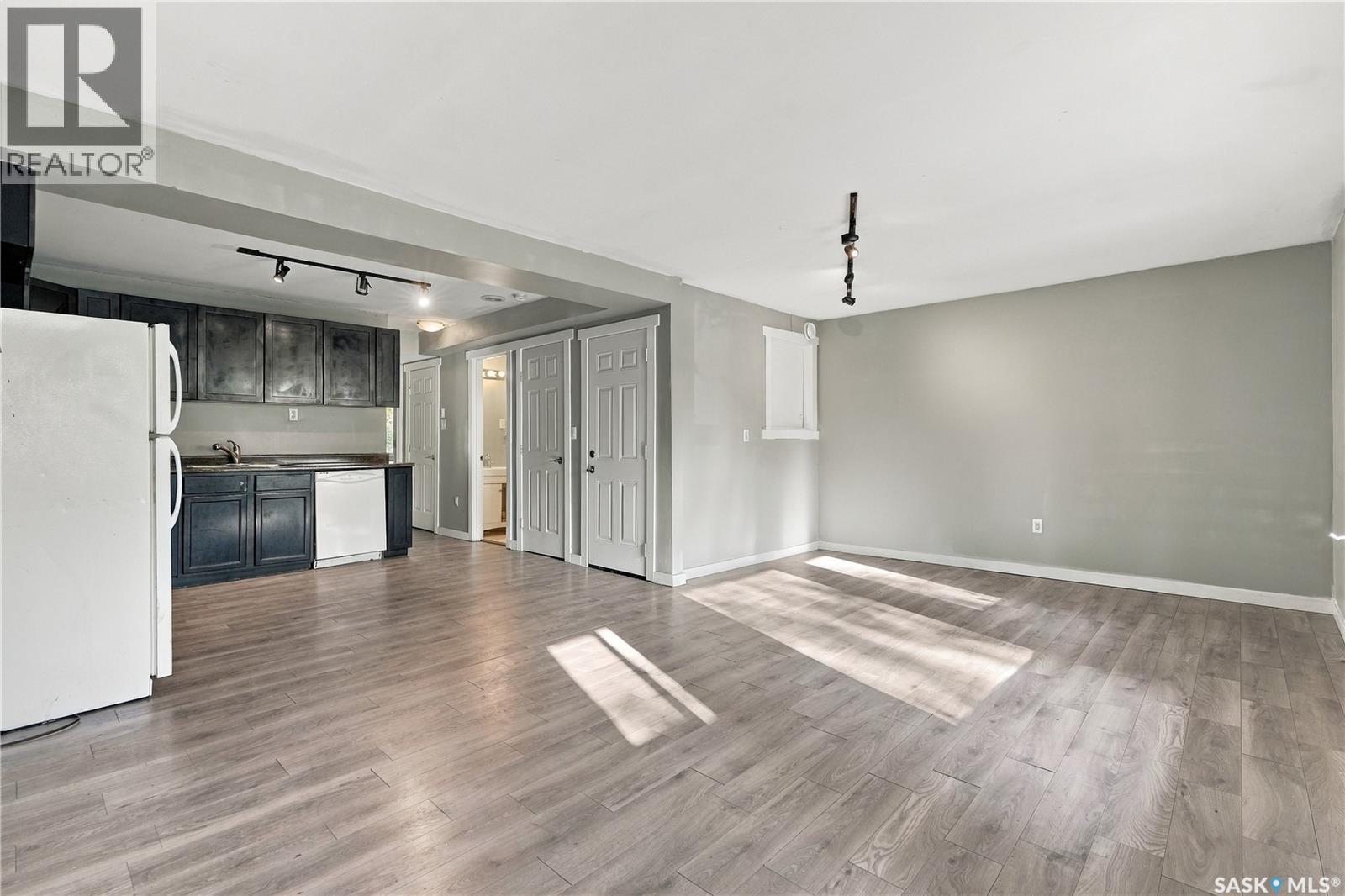 916 Athol Street, Regina, Saskatchewan  S4T 3B7 - Photo 7 - SK048329