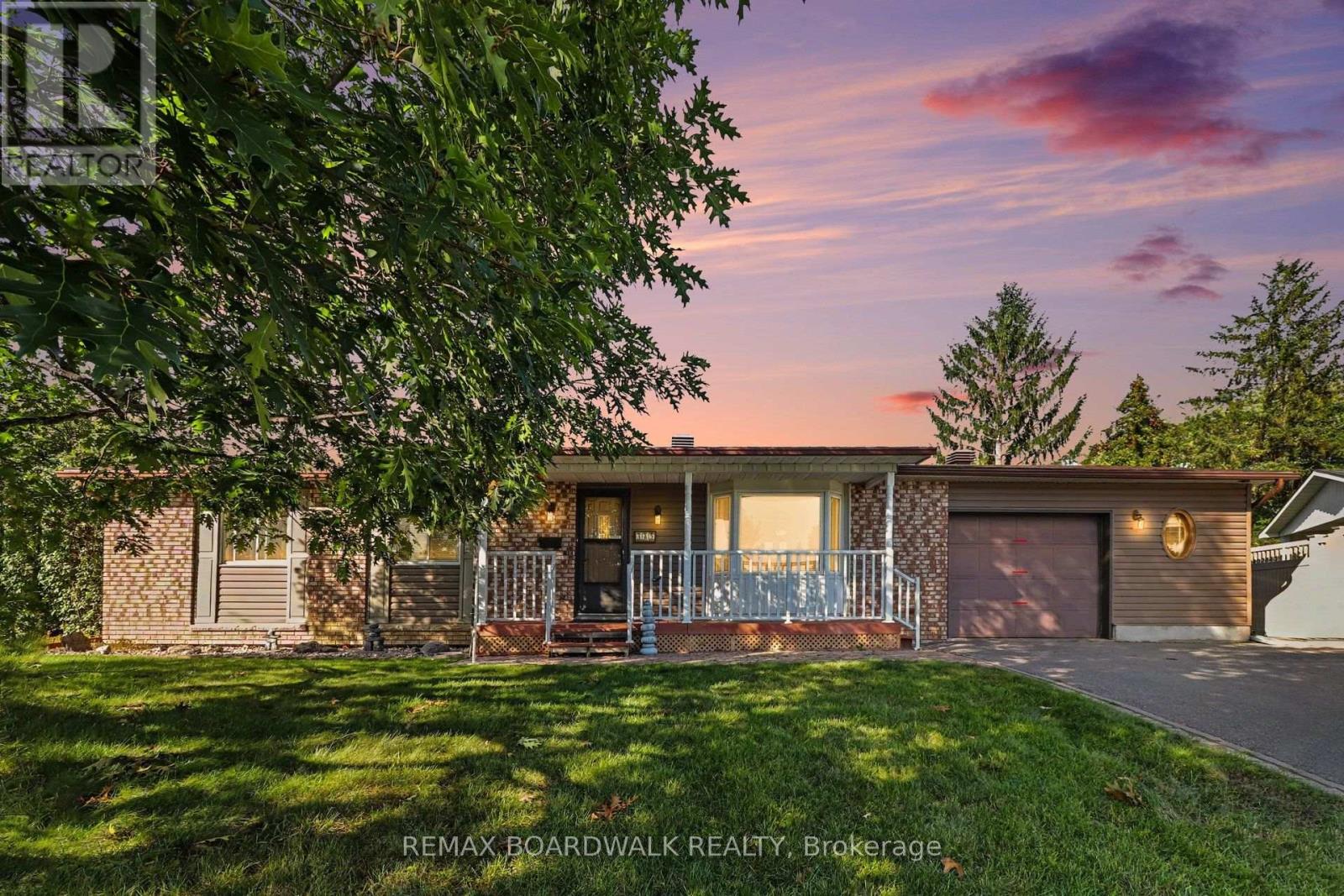 389 HATFIELD CRESCENT, Ottawa, Ontario