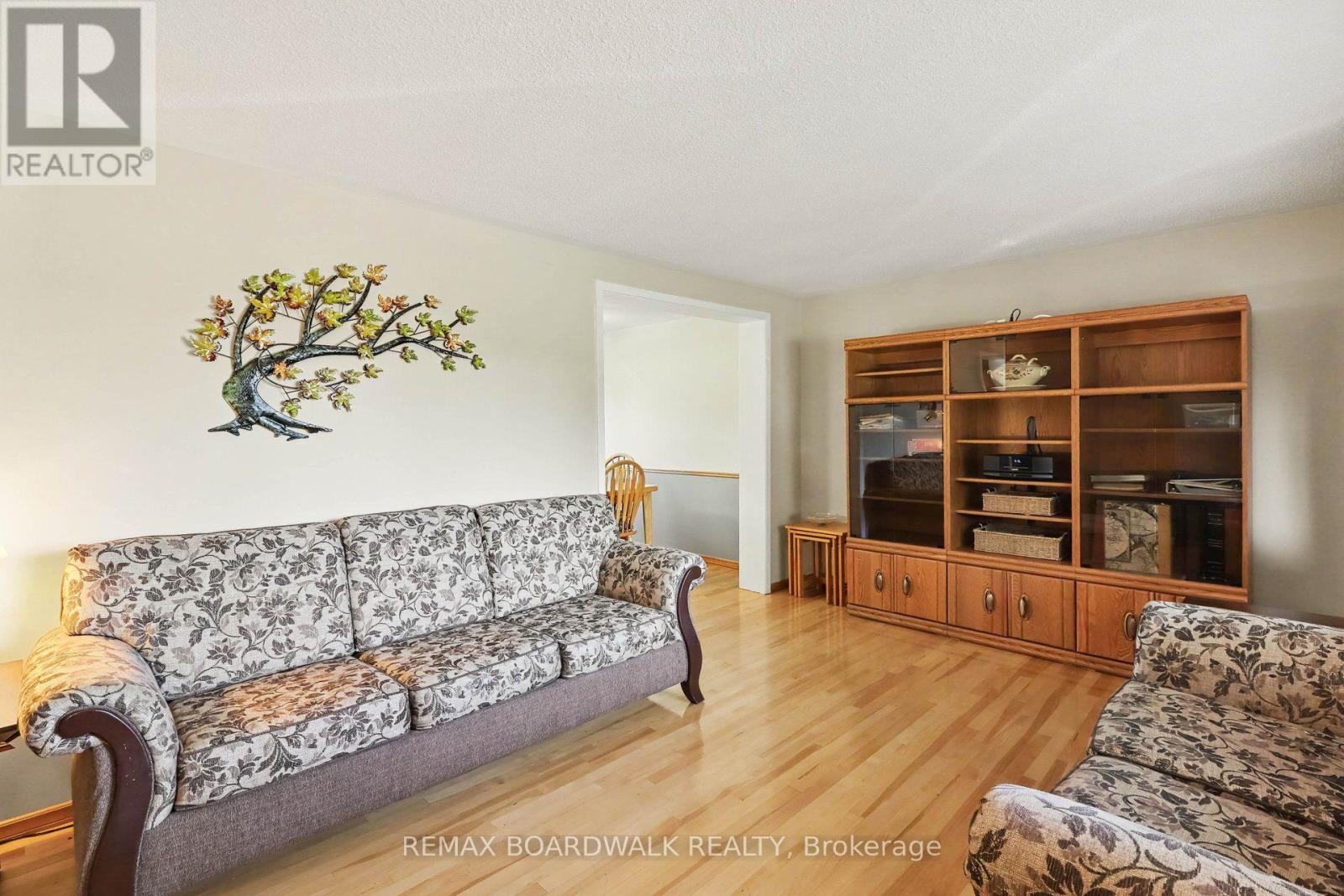 389 Hatfield Crescent, Ottawa, Ontario  K1E 1M6 - Photo 10 - X13777344