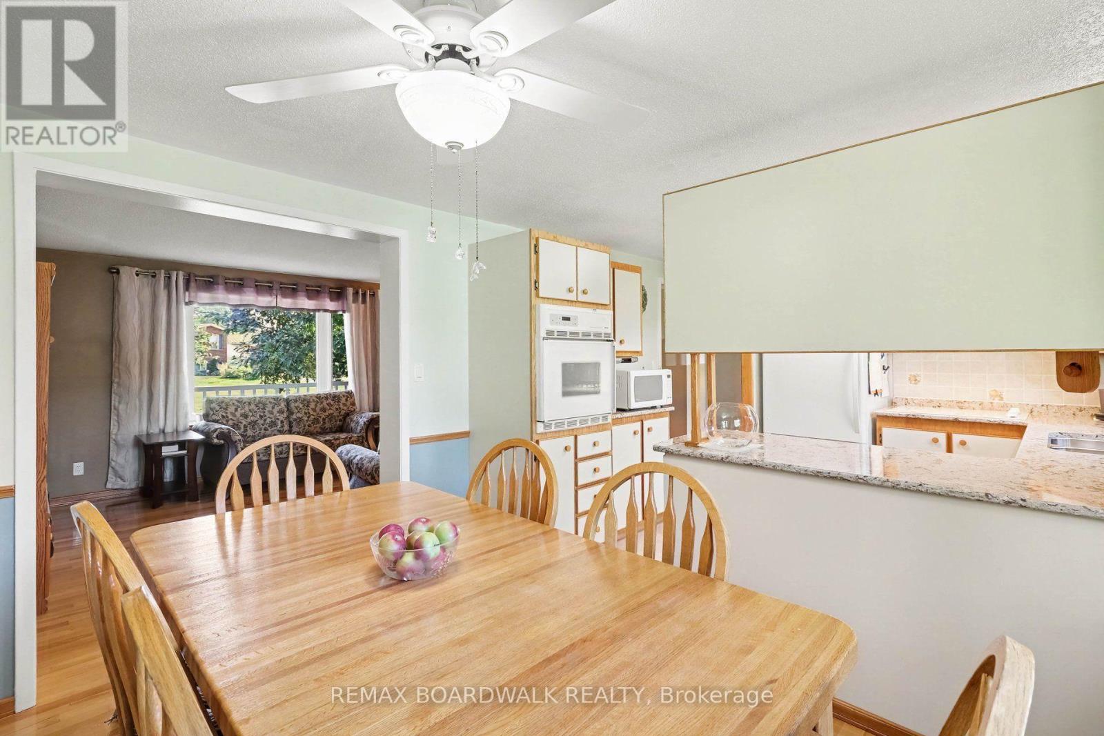 389 Hatfield Crescent, Ottawa, Ontario  K1E 1M6 - Photo 13 - X13777344