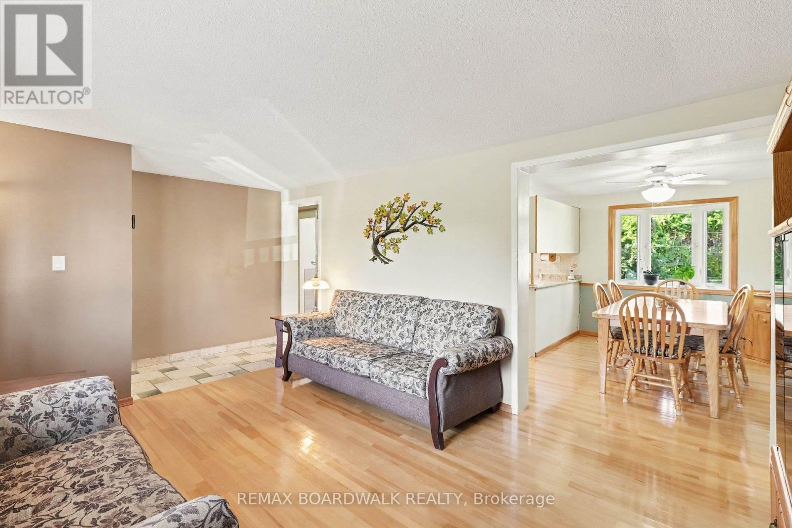 389 Hatfield Crescent, Ottawa, Ontario  K1E 1M6 - Photo 9 - X13777344