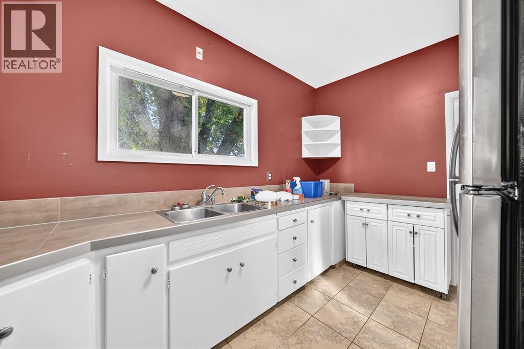 466 22 Avenue NW, Calgary, Alberta  T2M 1N3 - Photo 9 - A2344953