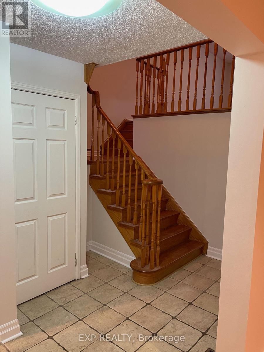 29 Gayla Street, Vaughan, Ontario  L4J 6W2 - Photo 6 - N13777346