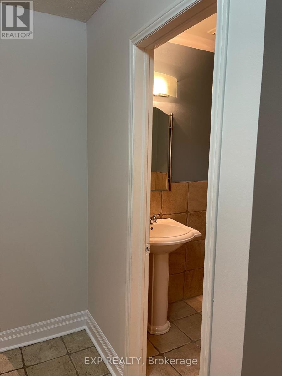 29 Gayla Street, Vaughan, Ontario  L4J 6W2 - Photo 7 - N13777346