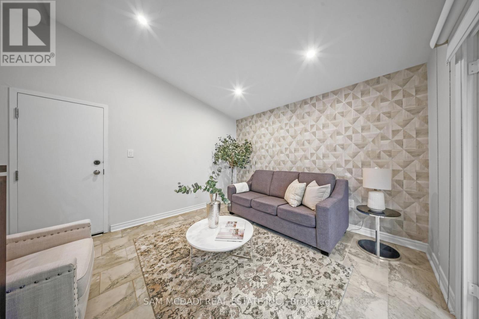 1207 Pinegrove Road, Oakville, Ontario  L6L 2W8 - Photo 12 - W13777342