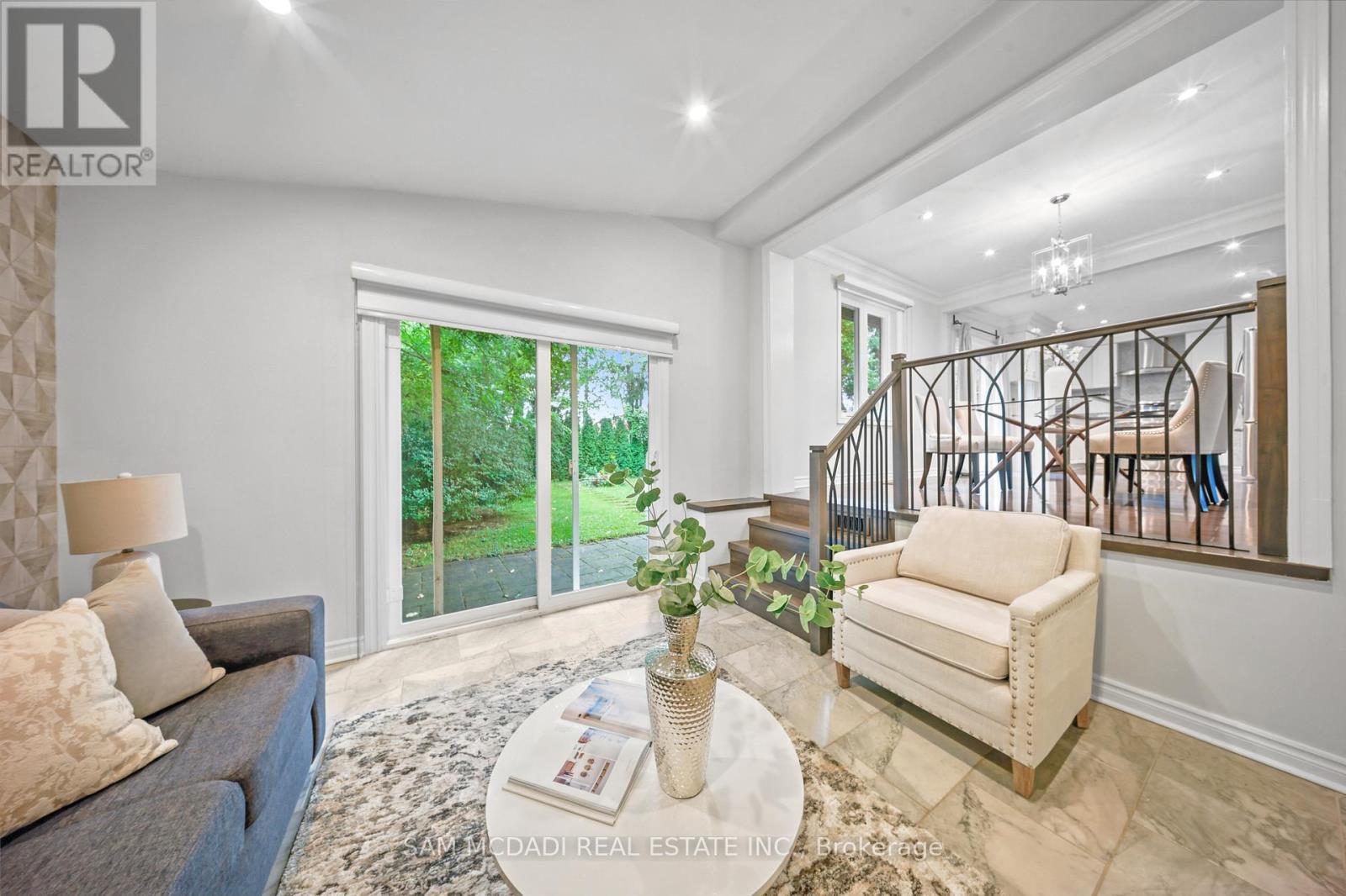 1207 Pinegrove Road, Oakville, Ontario  L6L 2W8 - Photo 13 - W13777342