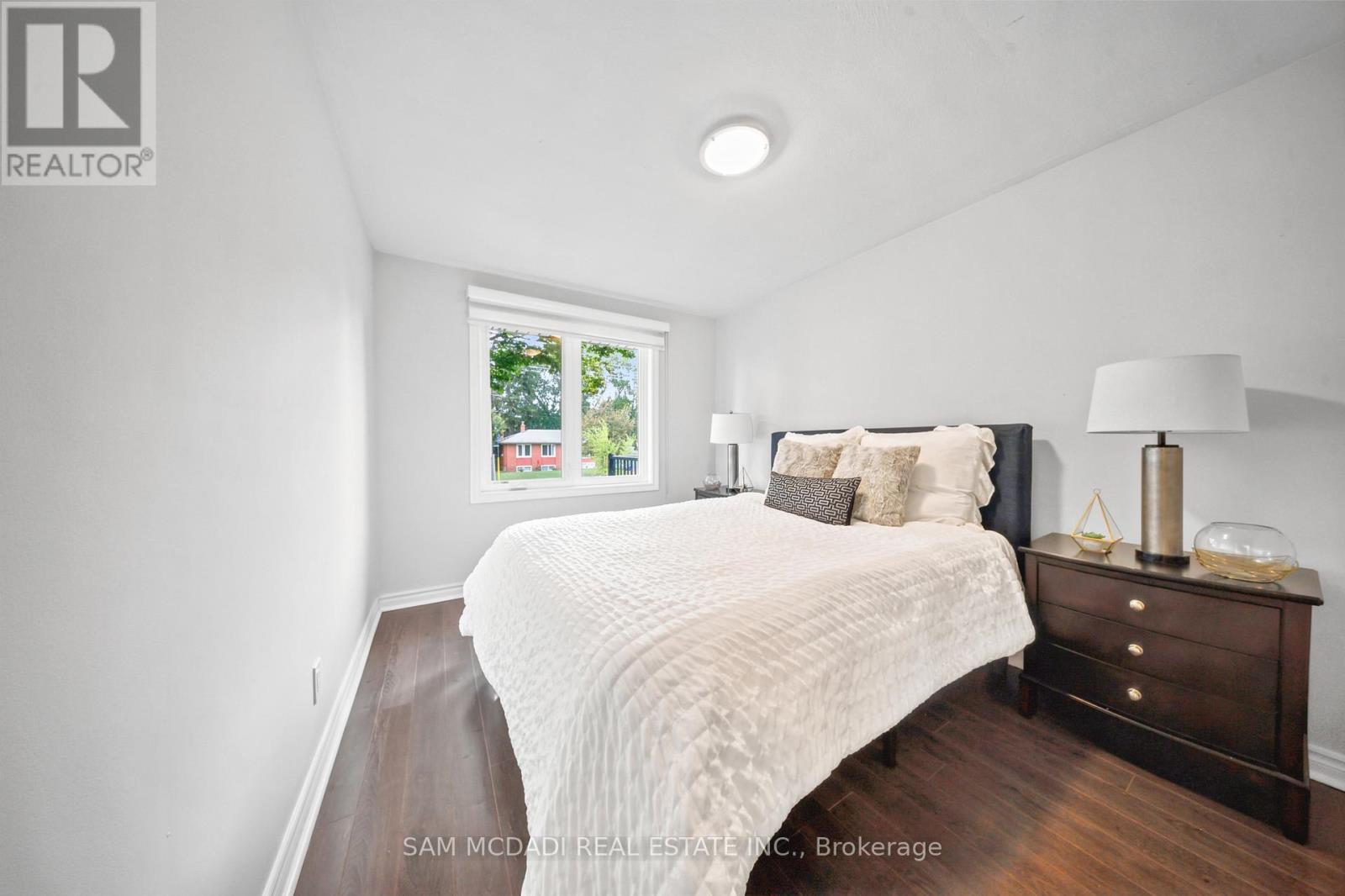1207 Pinegrove Road, Oakville, Ontario  L6L 2W8 - Photo 14 - W13777342