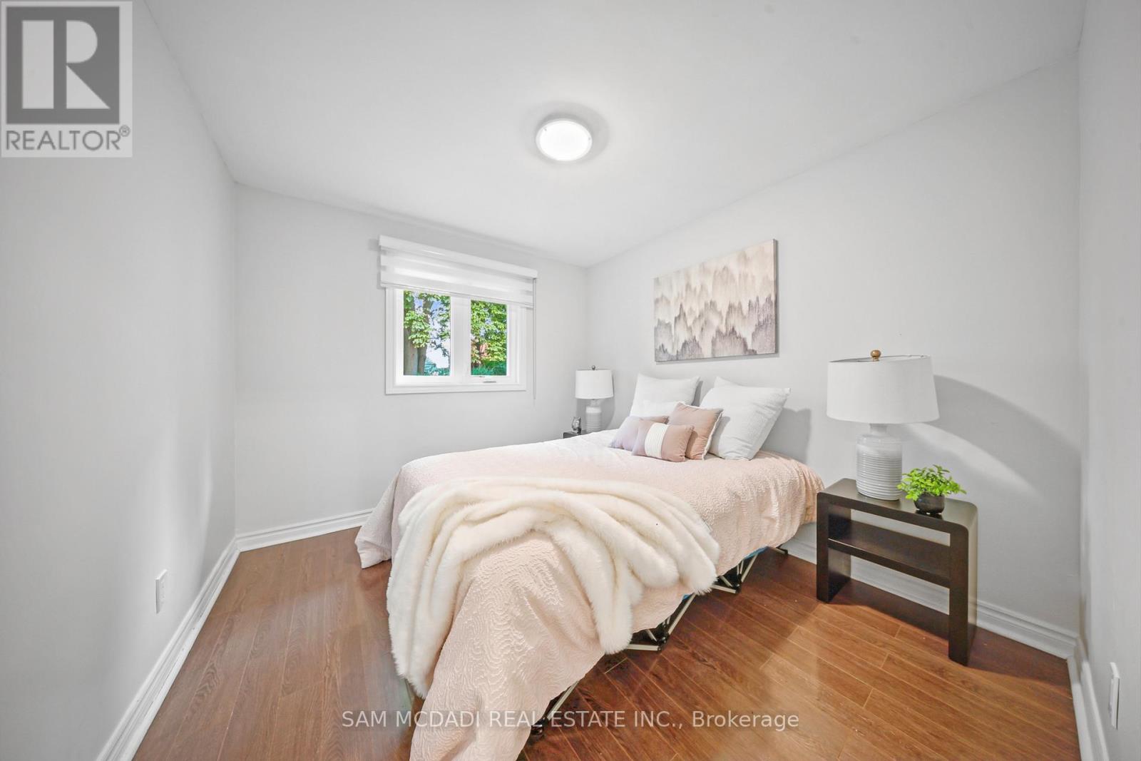 1207 Pinegrove Road, Oakville, Ontario  L6L 2W8 - Photo 16 - W13777342