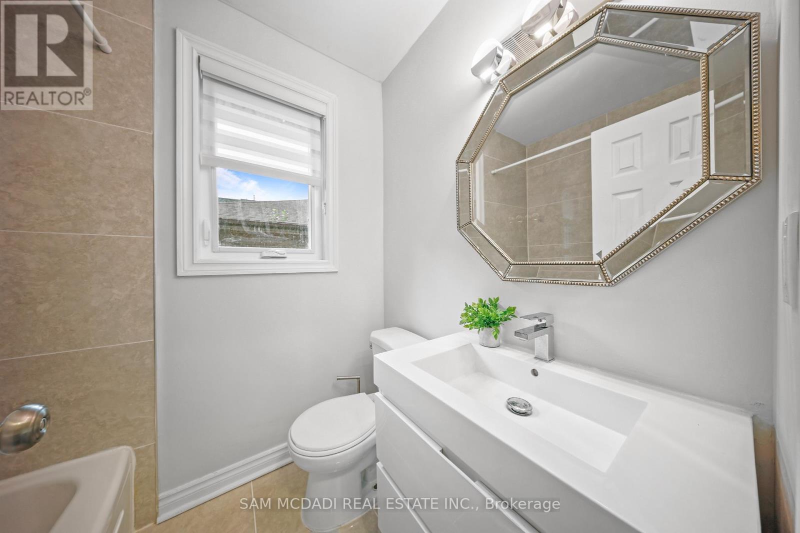 1207 Pinegrove Road, Oakville, Ontario  L6L 2W8 - Photo 17 - W13777342