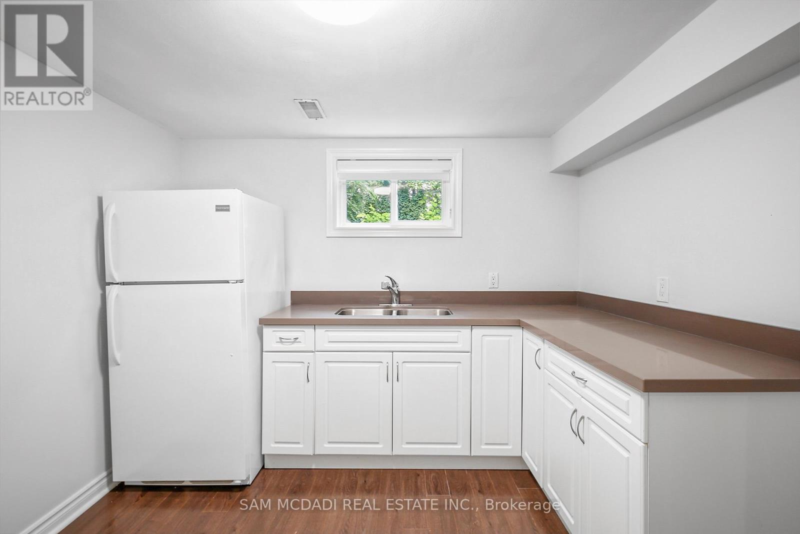 1207 Pinegrove Road, Oakville, Ontario  L6L 2W8 - Photo 21 - W13777342