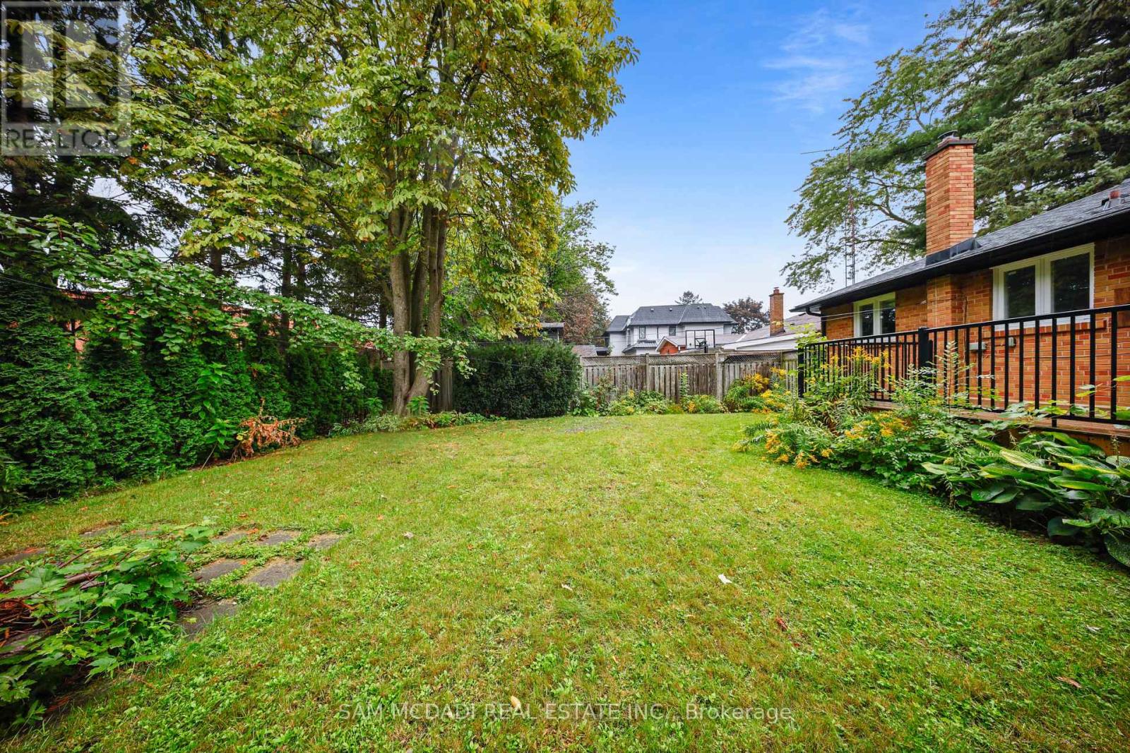 1207 Pinegrove Road, Oakville, Ontario  L6L 2W8 - Photo 32 - W13777342